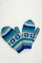 Load image into Gallery viewer, Hand knitted woolen mitten with soft fleece liner - unisex